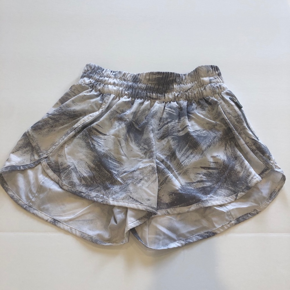 Lululemon Tracker Short V 4”